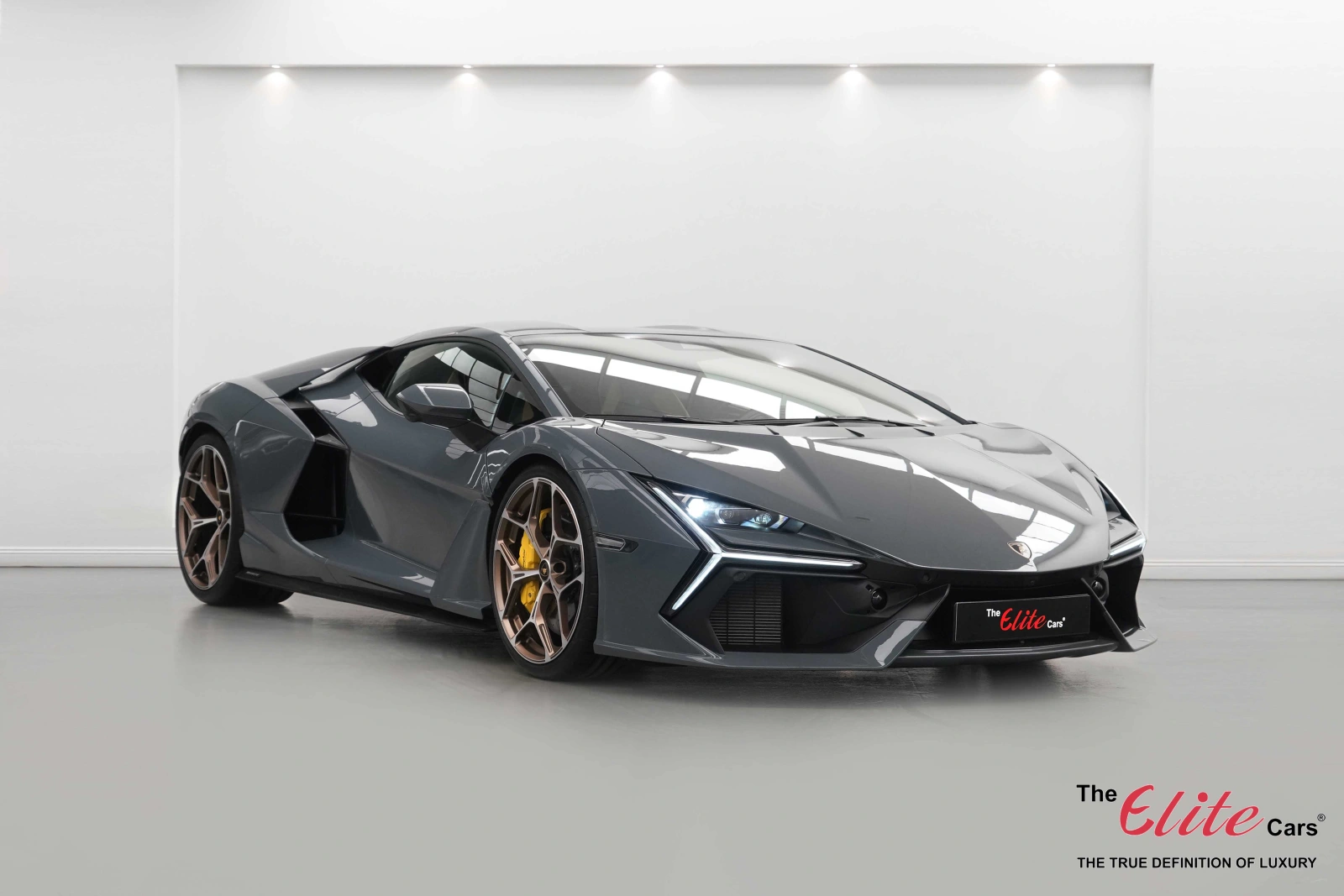 2024 LAMBORGHINI REVUELTO